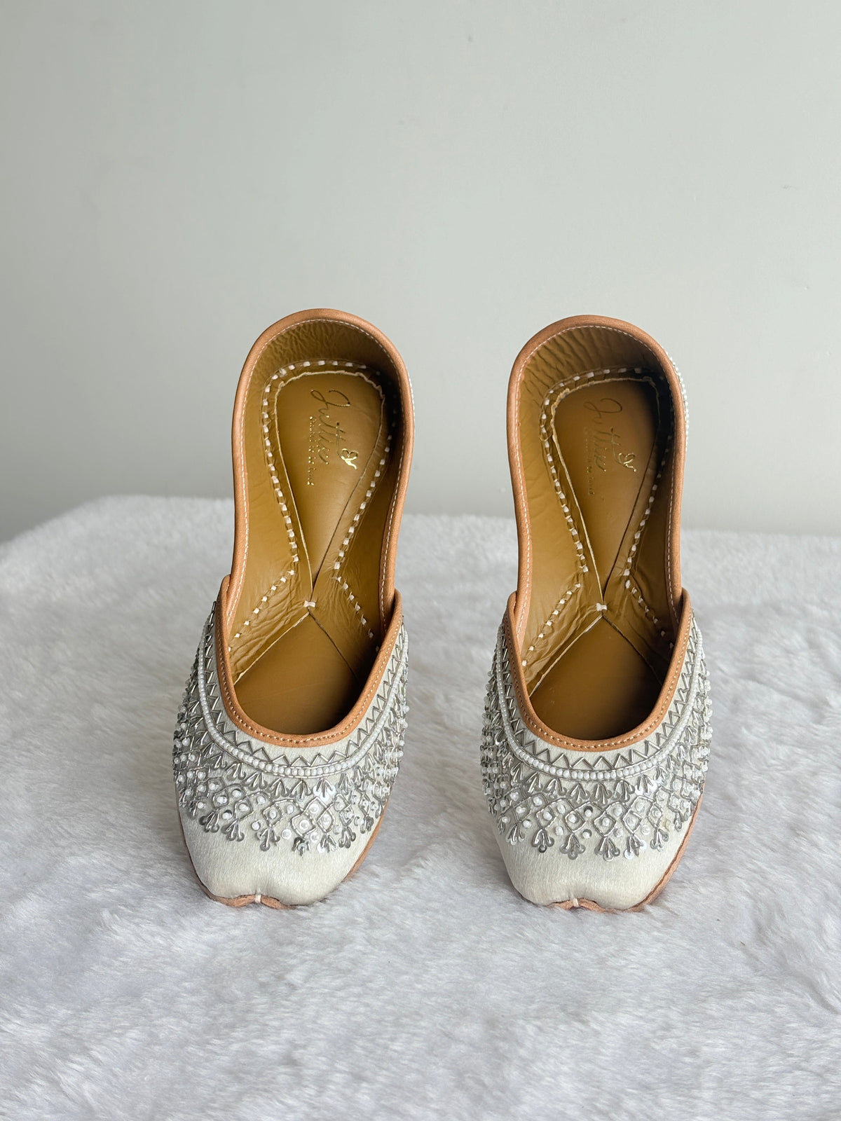 Juttix Chandni Silver Juttis for Women