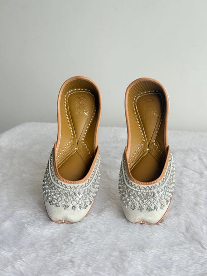 Juttix Chandni Silver Juttis for Women