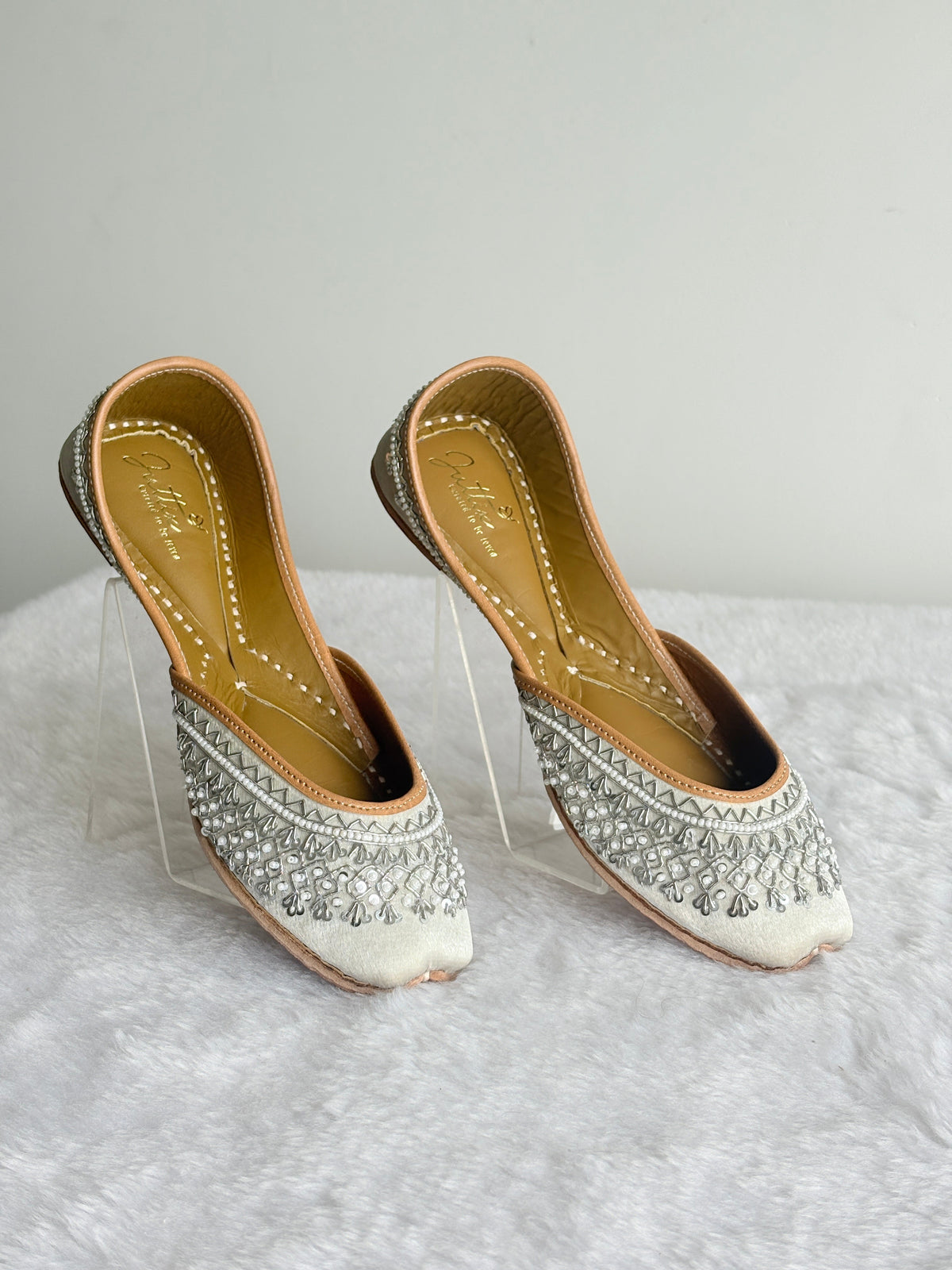 Juttix Chandni Silver Juttis for Women