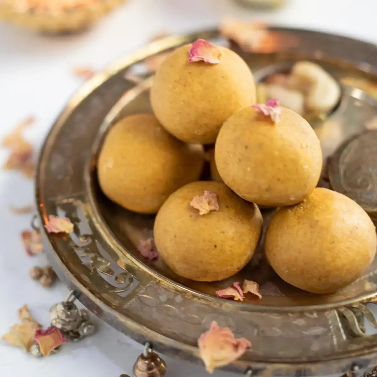 Agra Sweets Besan Laddu - PUSHMYCART