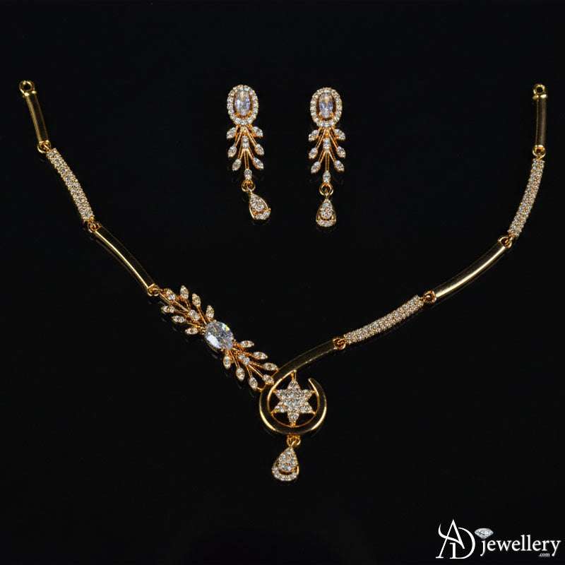 Necklace chain with shimmering stone-lined segments