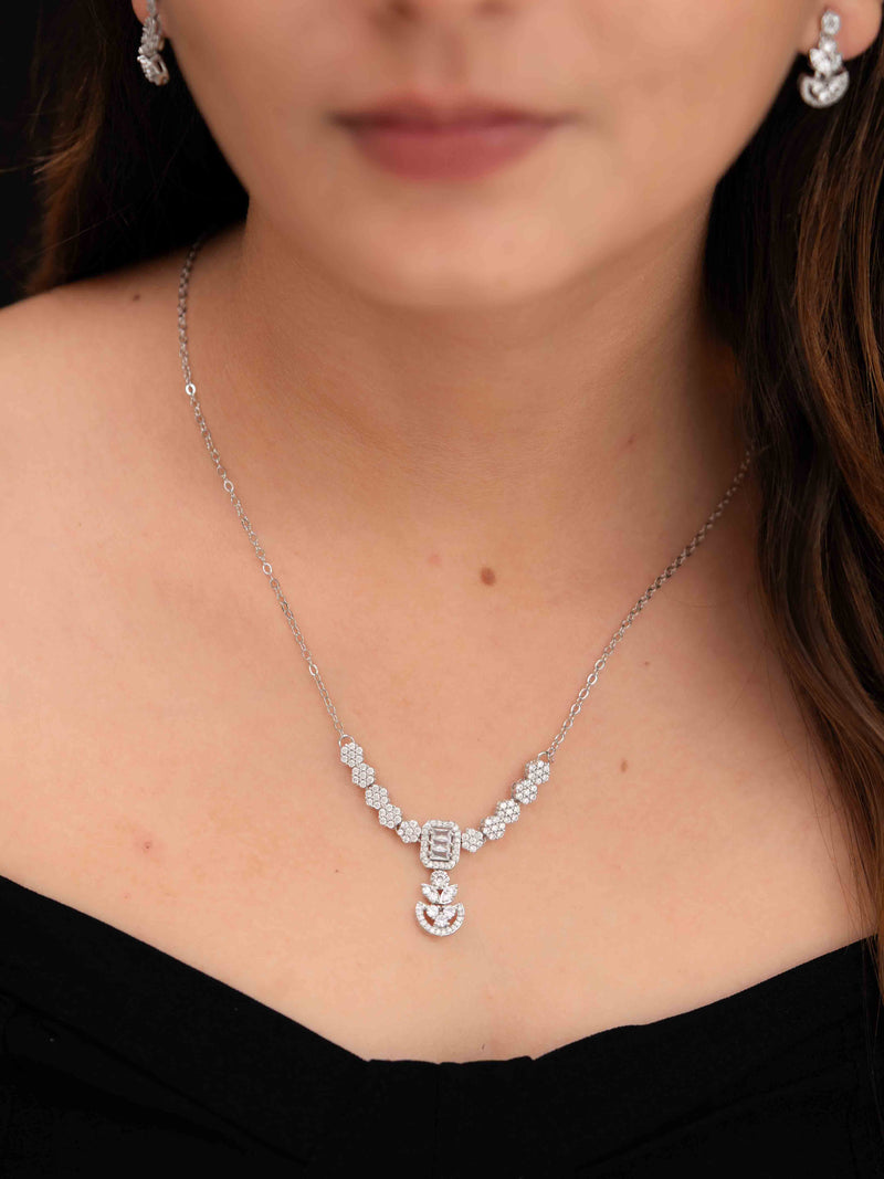 Zeraki Jewels Suman Silver Necklace Set