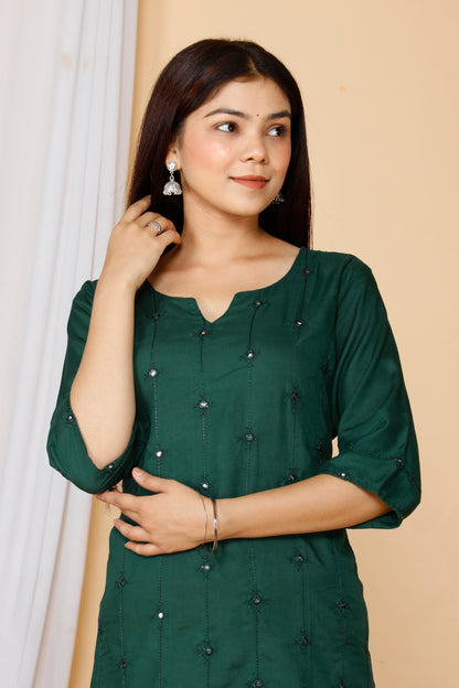 Miravan Womens Green Embroidered Straight Kurti - view 4