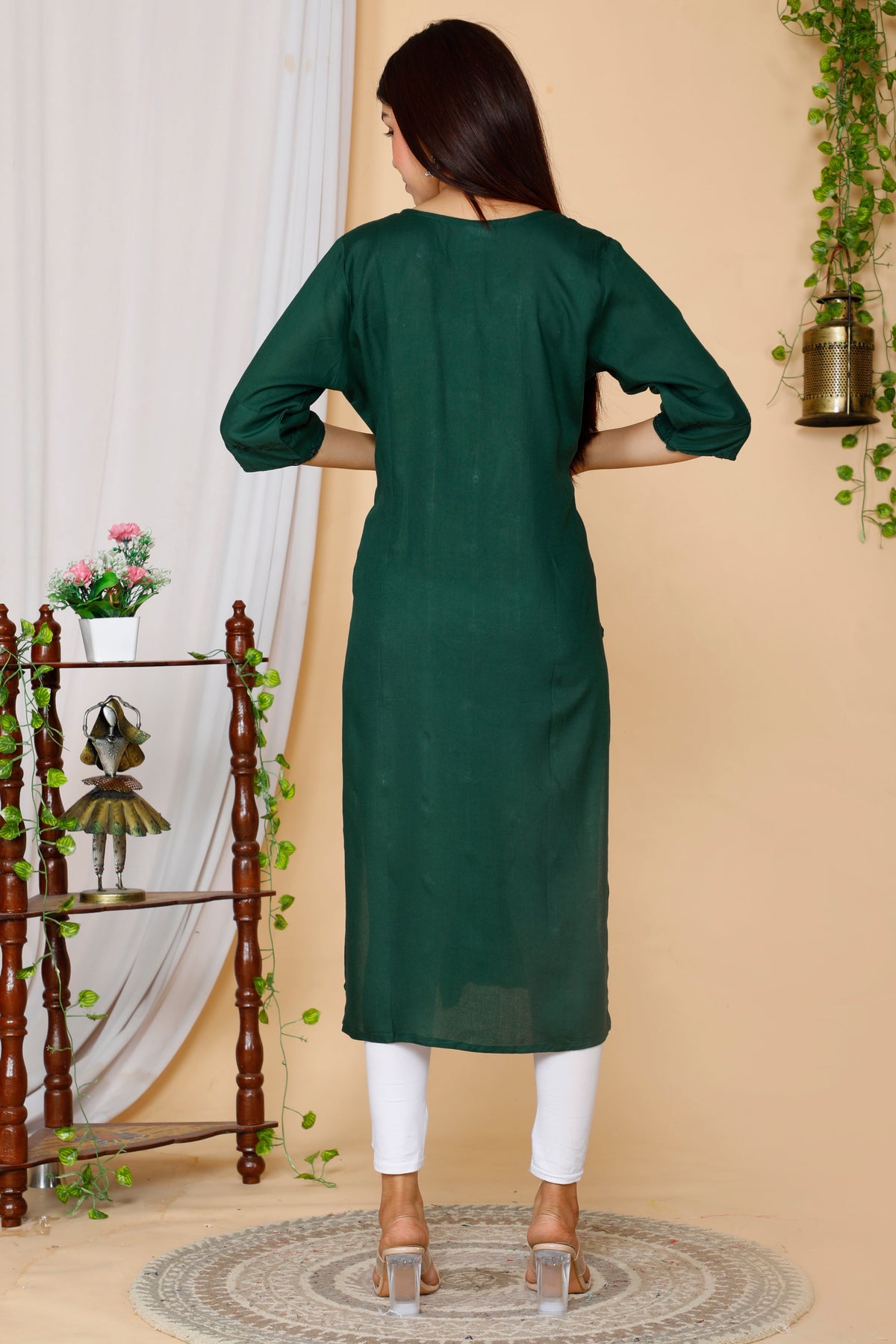 Miravan Womens Green Embroidered Straight Kurti - view 5