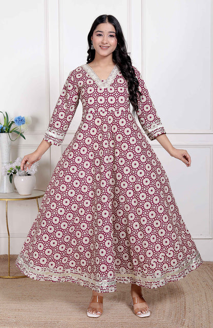 Miravan Womens Cream Embroidered Cotton Anarkali Kurta