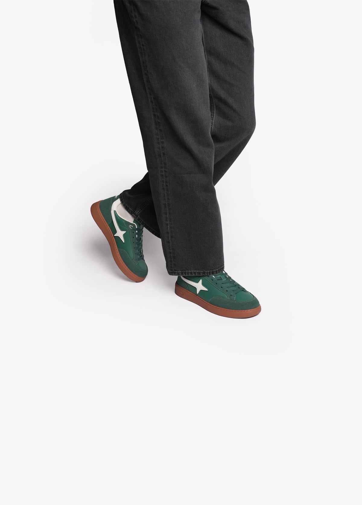 Comet Alter Maverick Sneakers