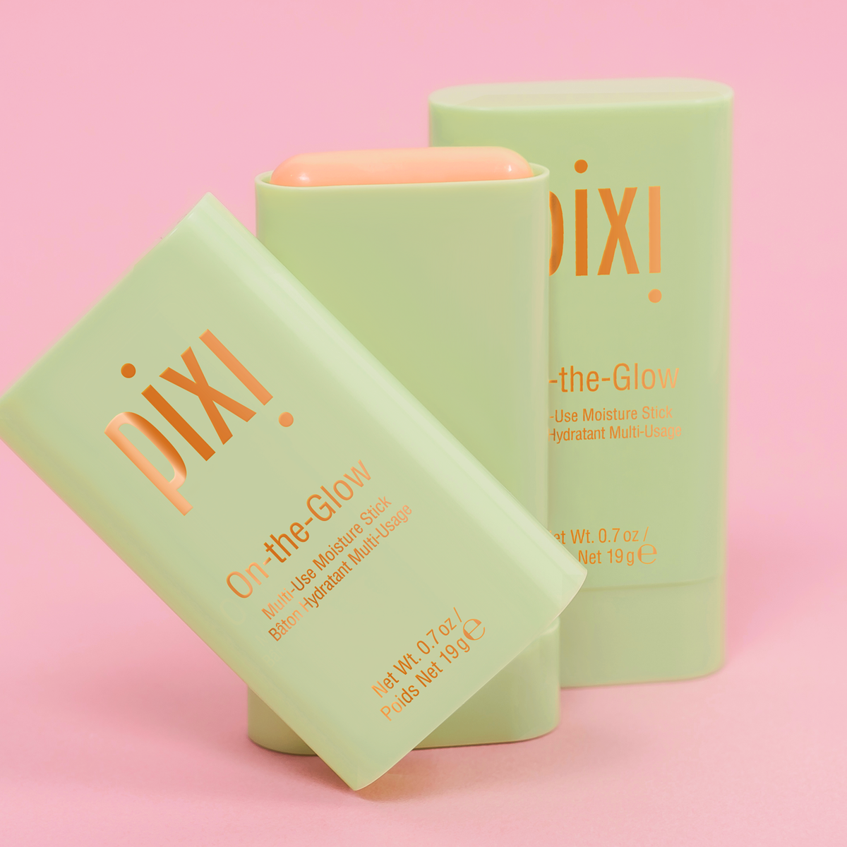 Packaging details of the Pixi Beauty Ultimate Glow Bundle, reflecting the brand's aesthetic.