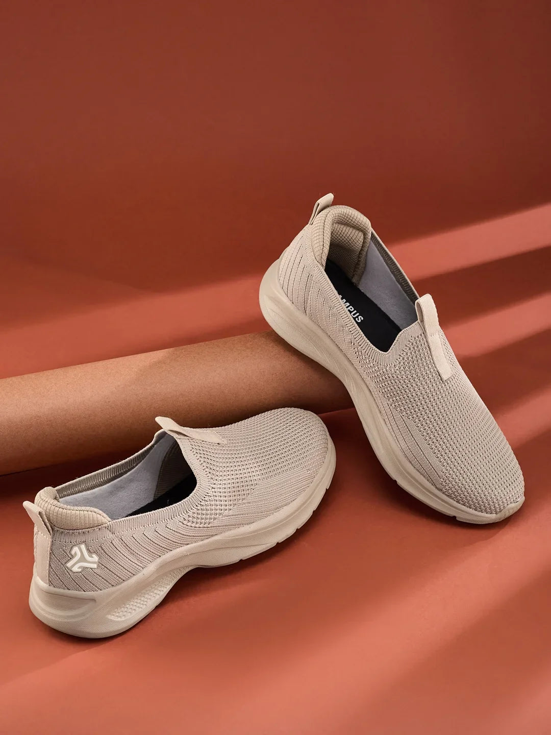 Campus PLUZZ Beige Womens Walking Shoes