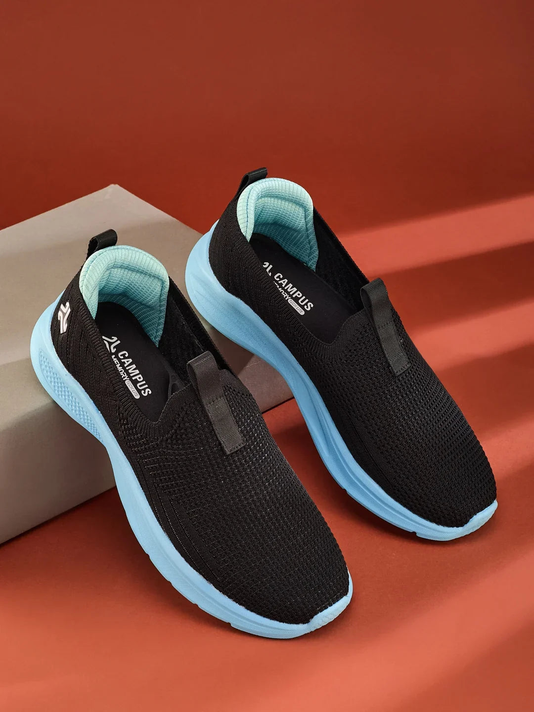 Campus PLUZZ Black Womens Walking Shoes