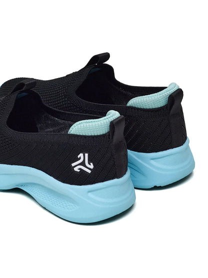 Campus PLUZZ Black Womens Walking Shoes