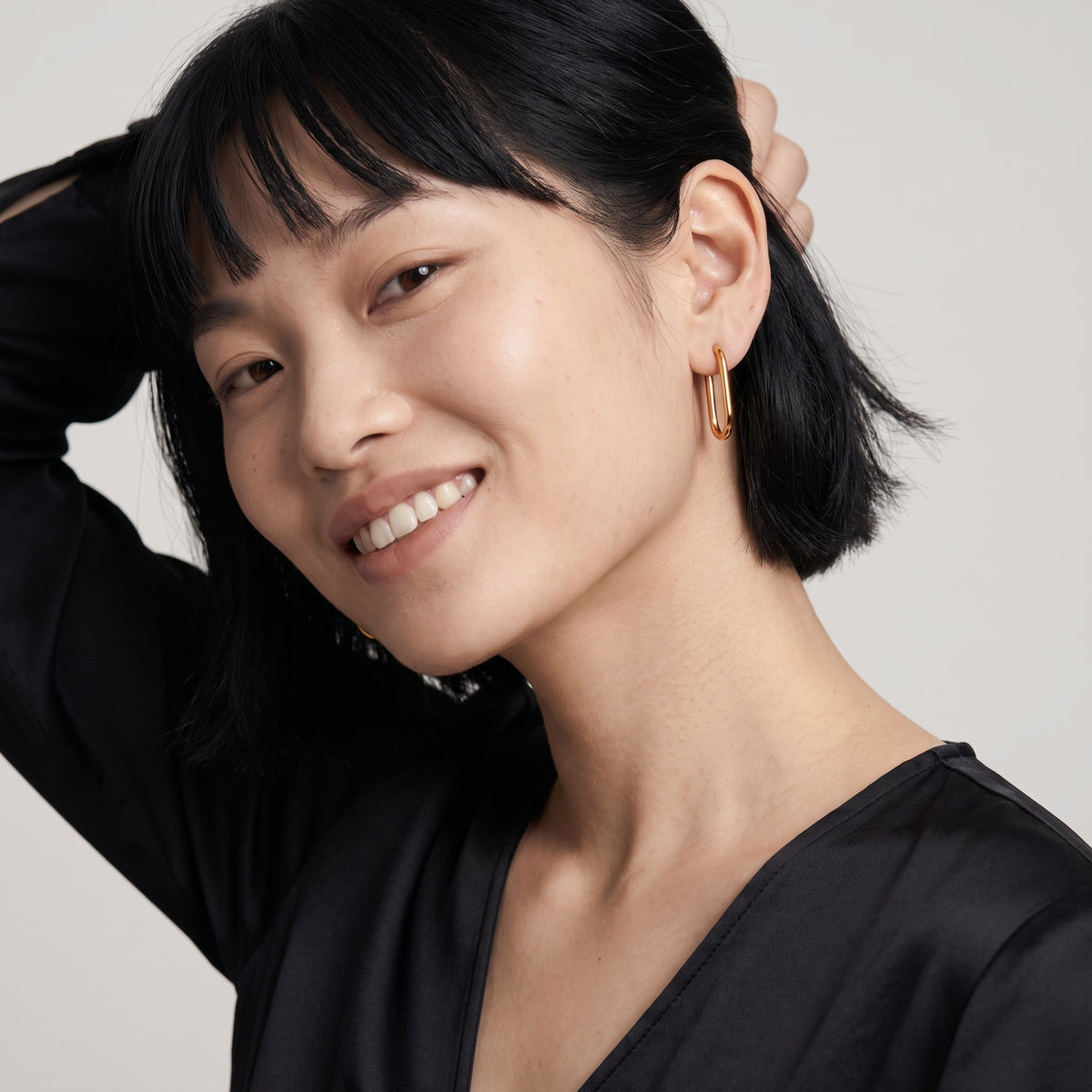 Palmonas Plain Oval Hoop Earrings