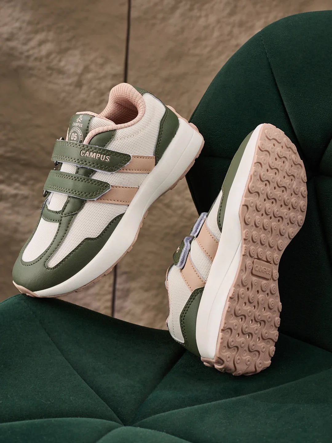 Campus REMI CS K Off White Kids Sneakers olive