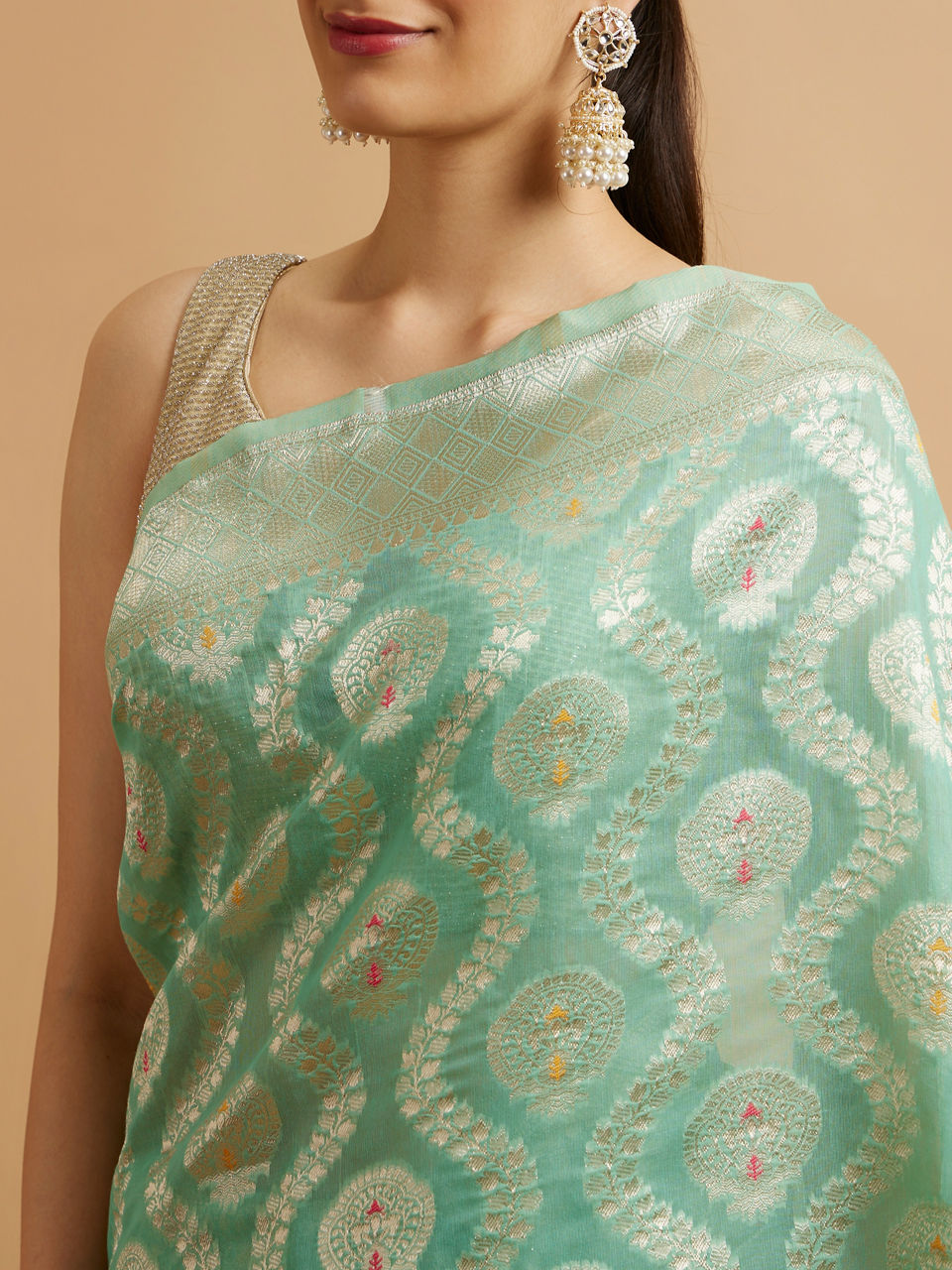 Mohey Sea Green Floral Leaf Patterned Saree with Jaal Pattern - view 4