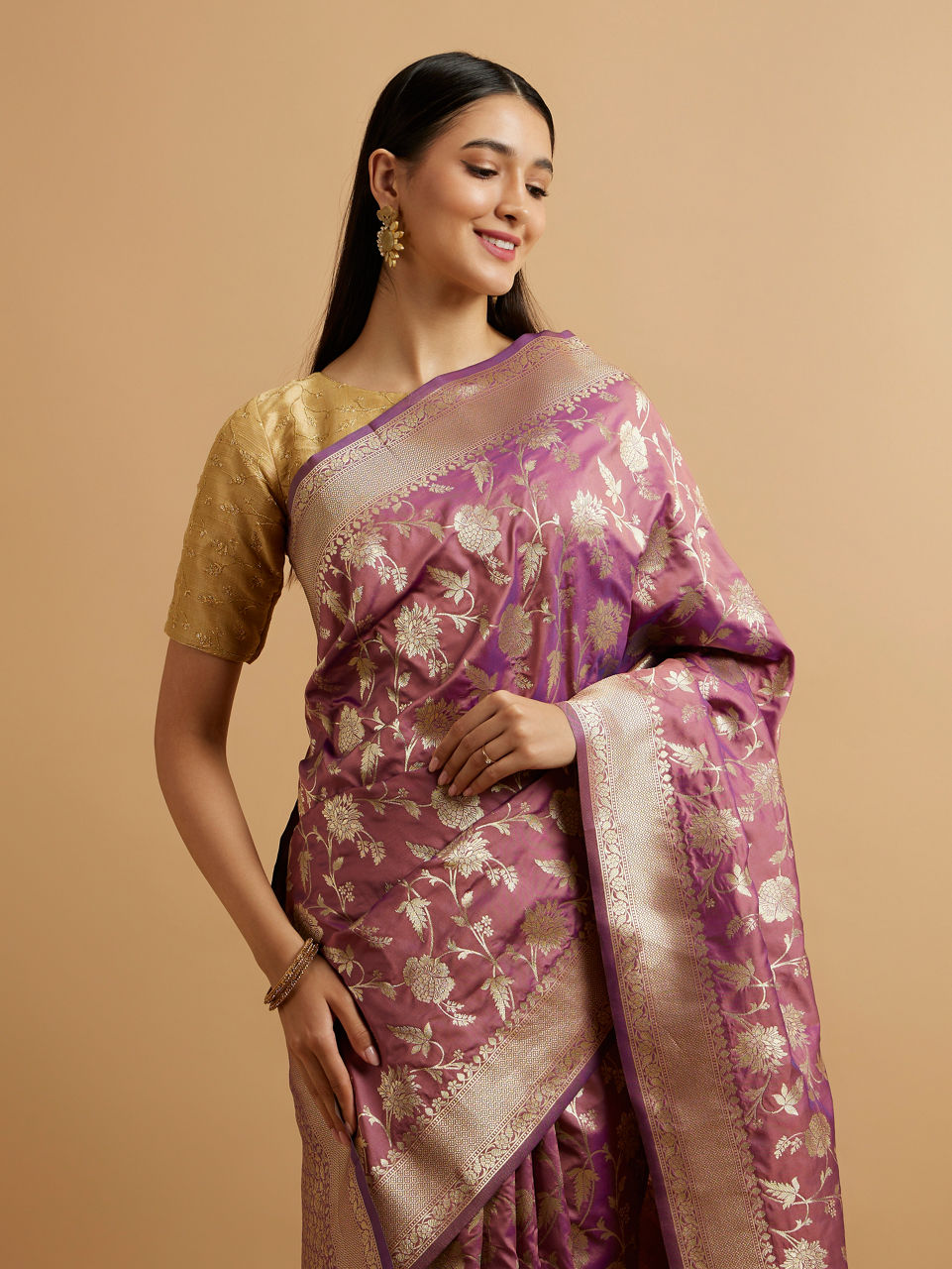 Mohey Purple Bel Buti Patterned Saree - view 2