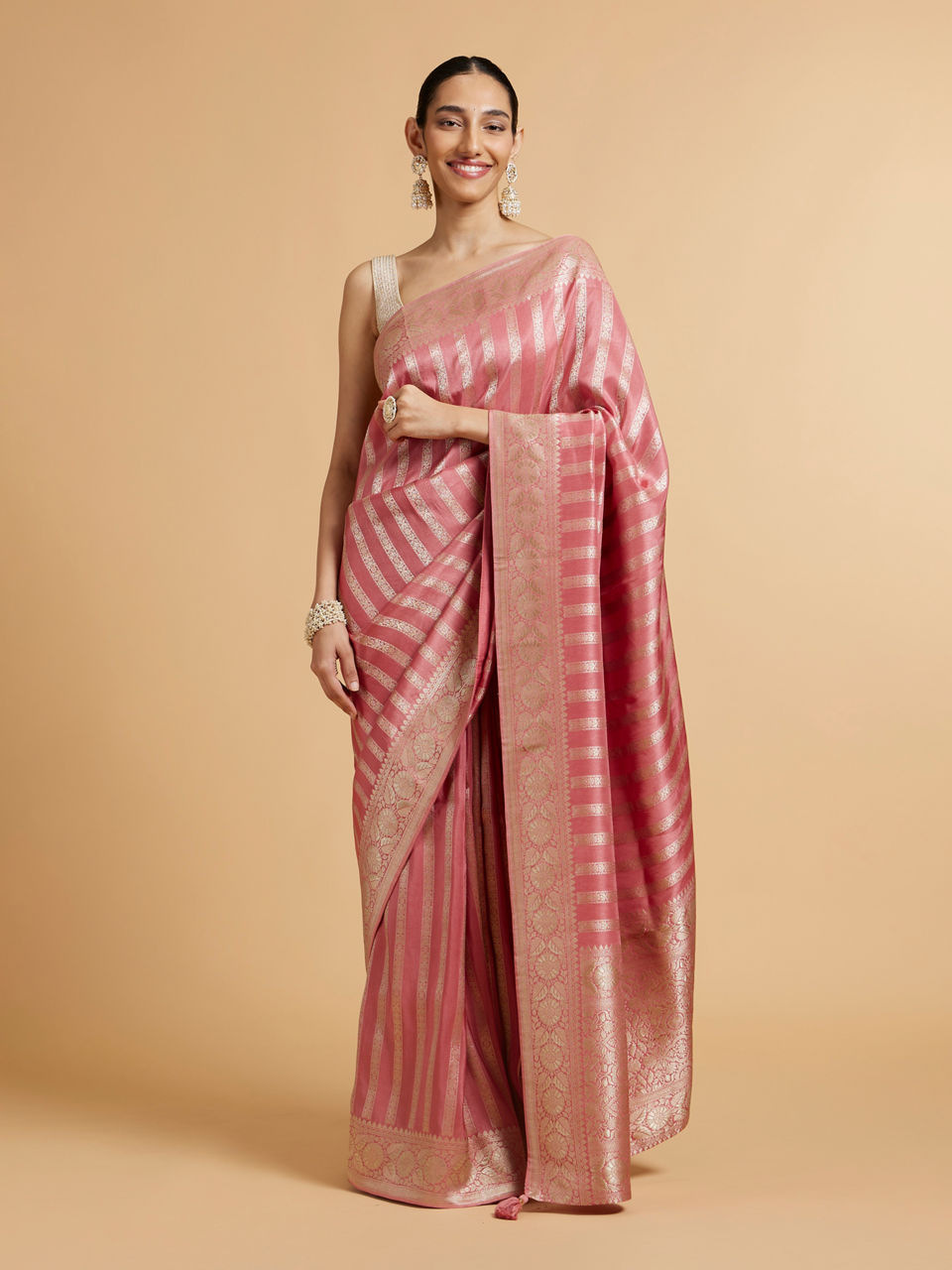 Mohey Rose Pink Floral Patterned Saree