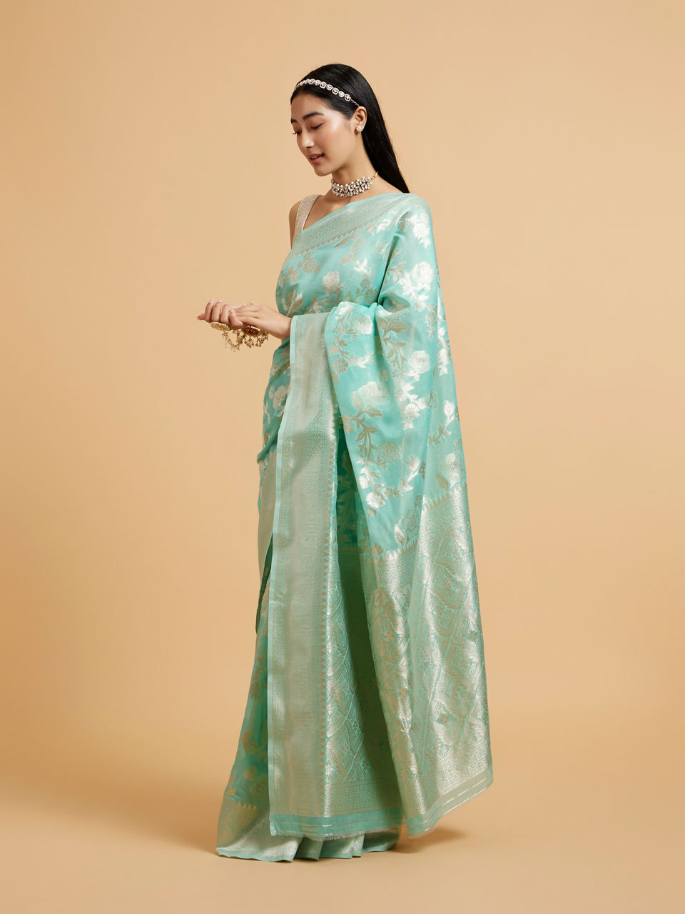 Mohey Sea Green Bel Buti Patterned Saree - view 3