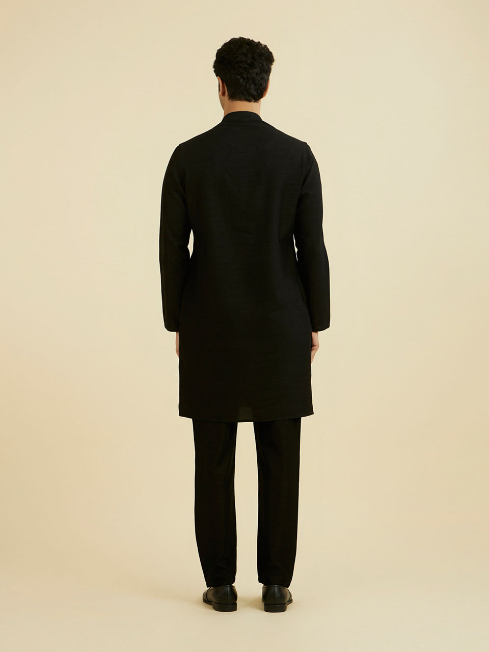 Manyavar Elegant Black Ensemble Kurta Churidar - view 6