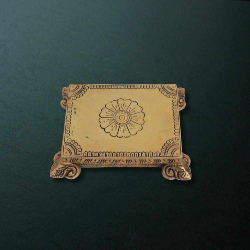 Brass Chowki For God Idol 2Kg - PUSHMYCART