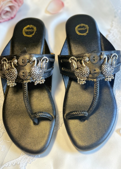 Dhaga Rajwada Peacock Black Kolhapuri for Women