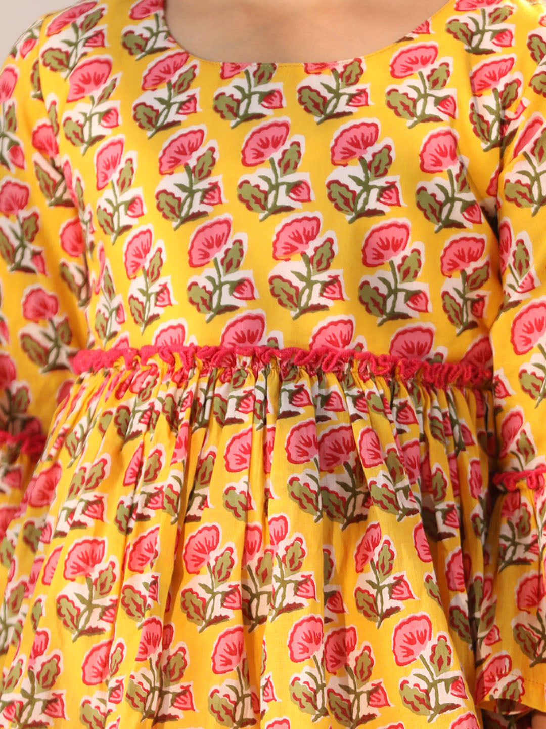 VASTRAMAY Girls' Yellow and White Kurta Leggings Set - PUSHMYCART