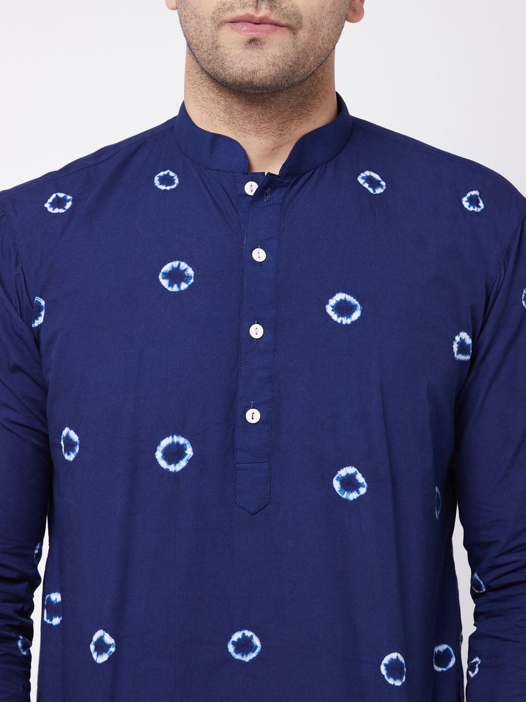 Vastramay Men's Navy Blue Solid Nehru Jacket With Blue Tie Dye Print Kurta And White Cotton Pant Style Pyjama - PUSHMYCART