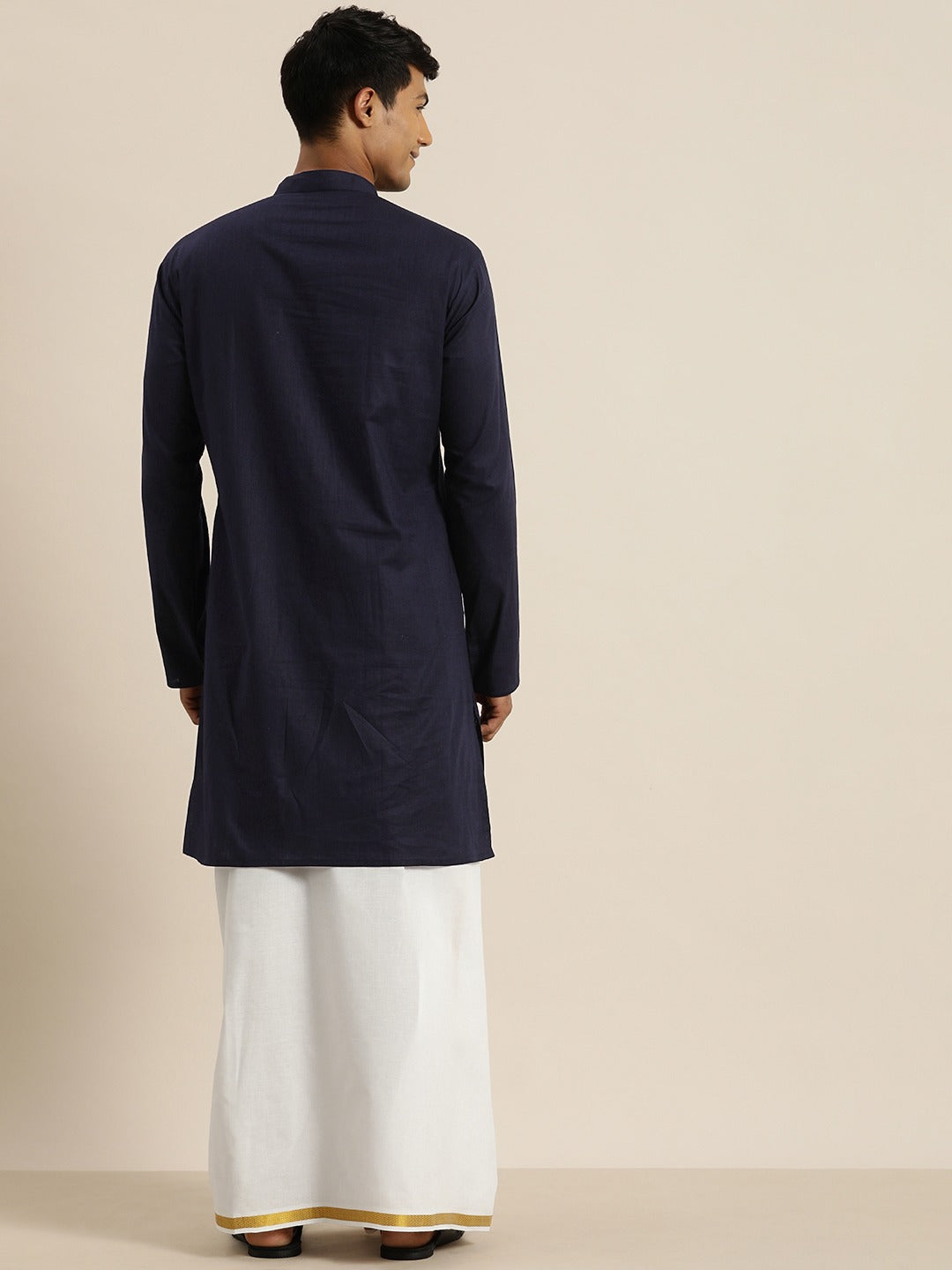 Vastramay Men's Navy Blue Cotton Kurta And Mundu Set - PUSHMYCART