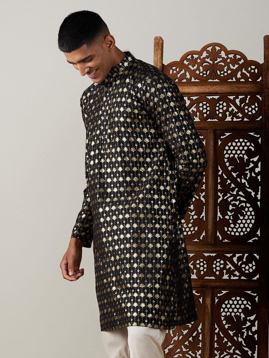 Vastramay mens black foil printed kurta