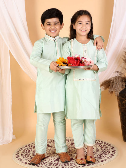 Vastramay Mint Green Color Viscose Kurta Pyjama Siblings Set - PUSHMYCART
