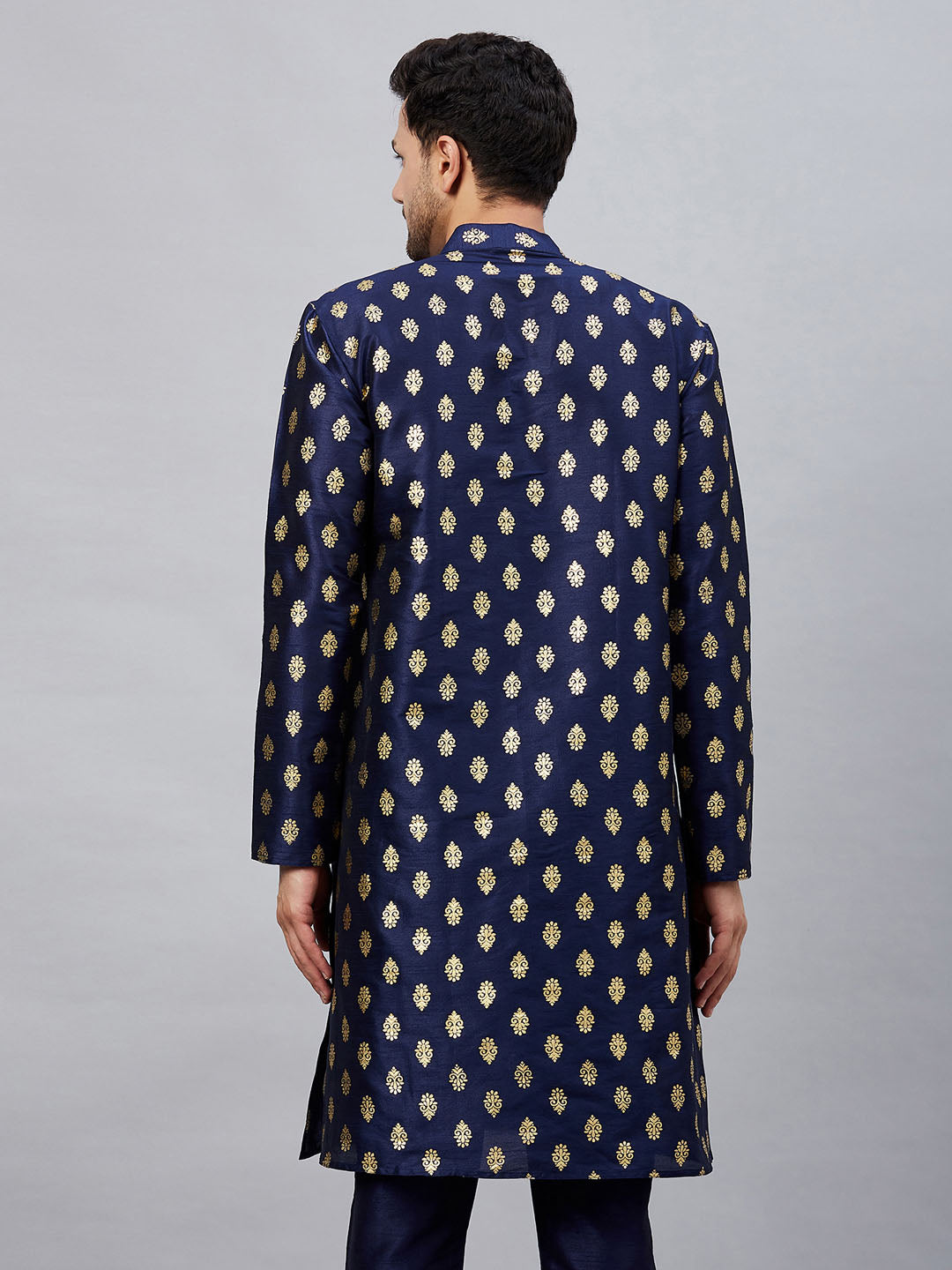Vastramay Men's Navy Blue Foil Print Silk Blend Kurta - PUSHMYCART