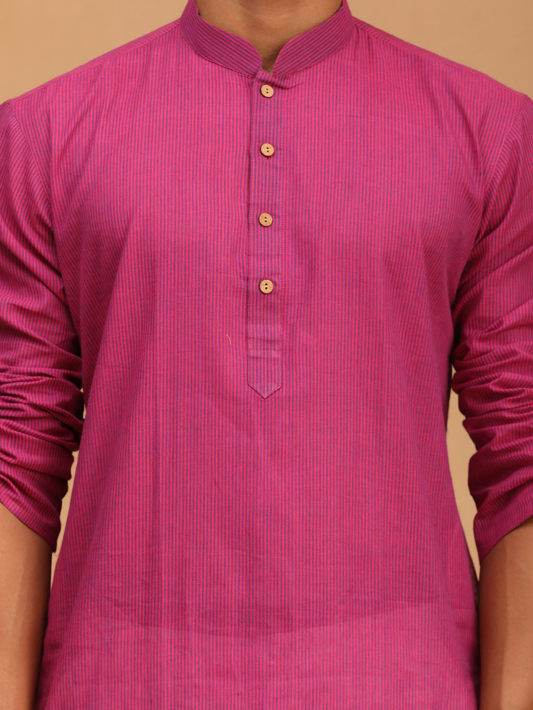 VASTRAMAY Men's Purple Cotton Handloom Kurta With White Pant Set - PUSHMYCART