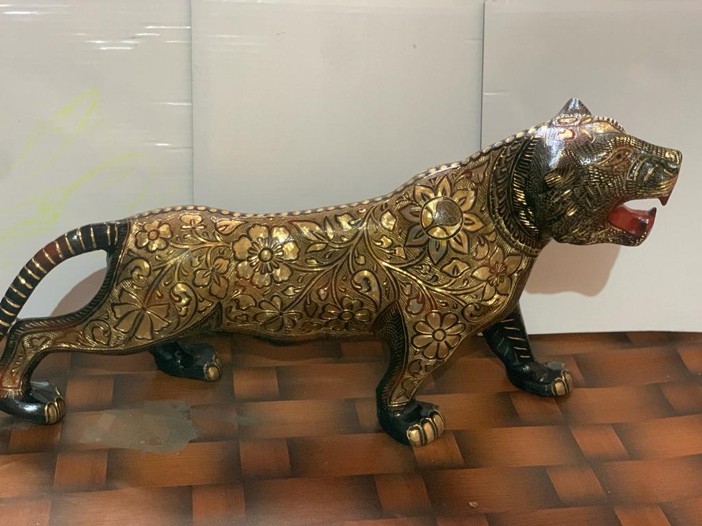 Brass Showpiece Tiger 6.82kg - PUSHMYCART
