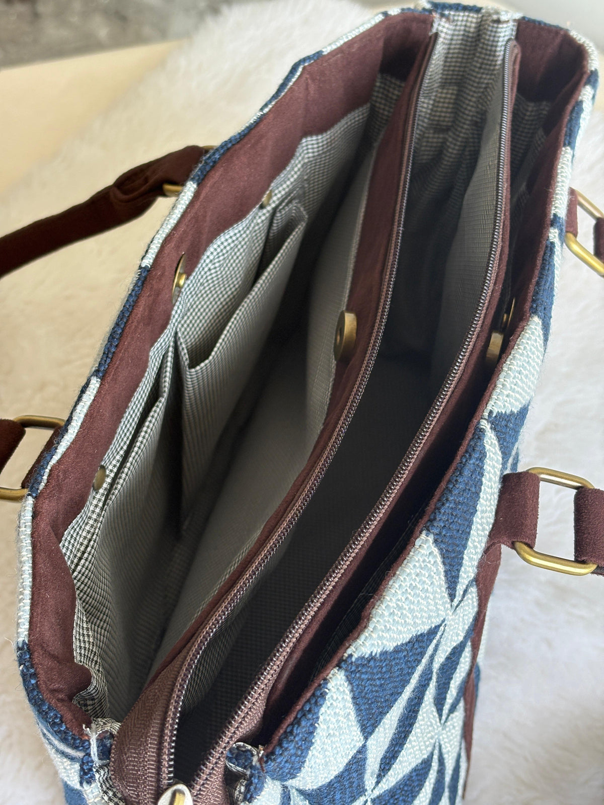 Juttix Geometric Handbag for Women image