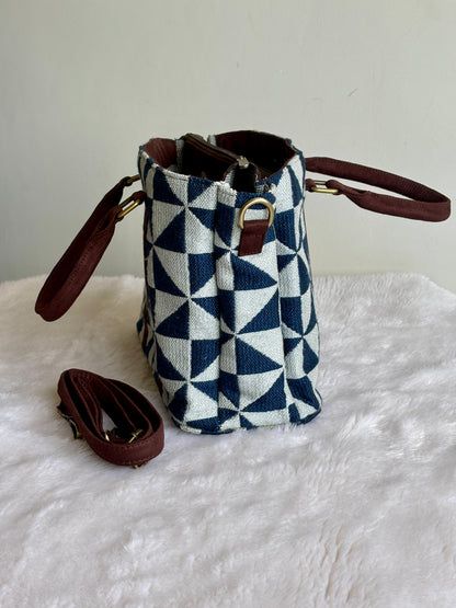 Juttix Geometric Handbag for Women image