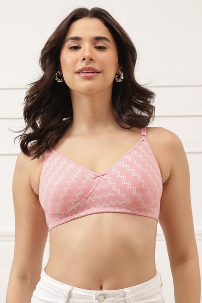 Clovia Non-Padded Non-Wired Full Coverage Chevron Print T-shirt Bra in Blush Pink - Cotton