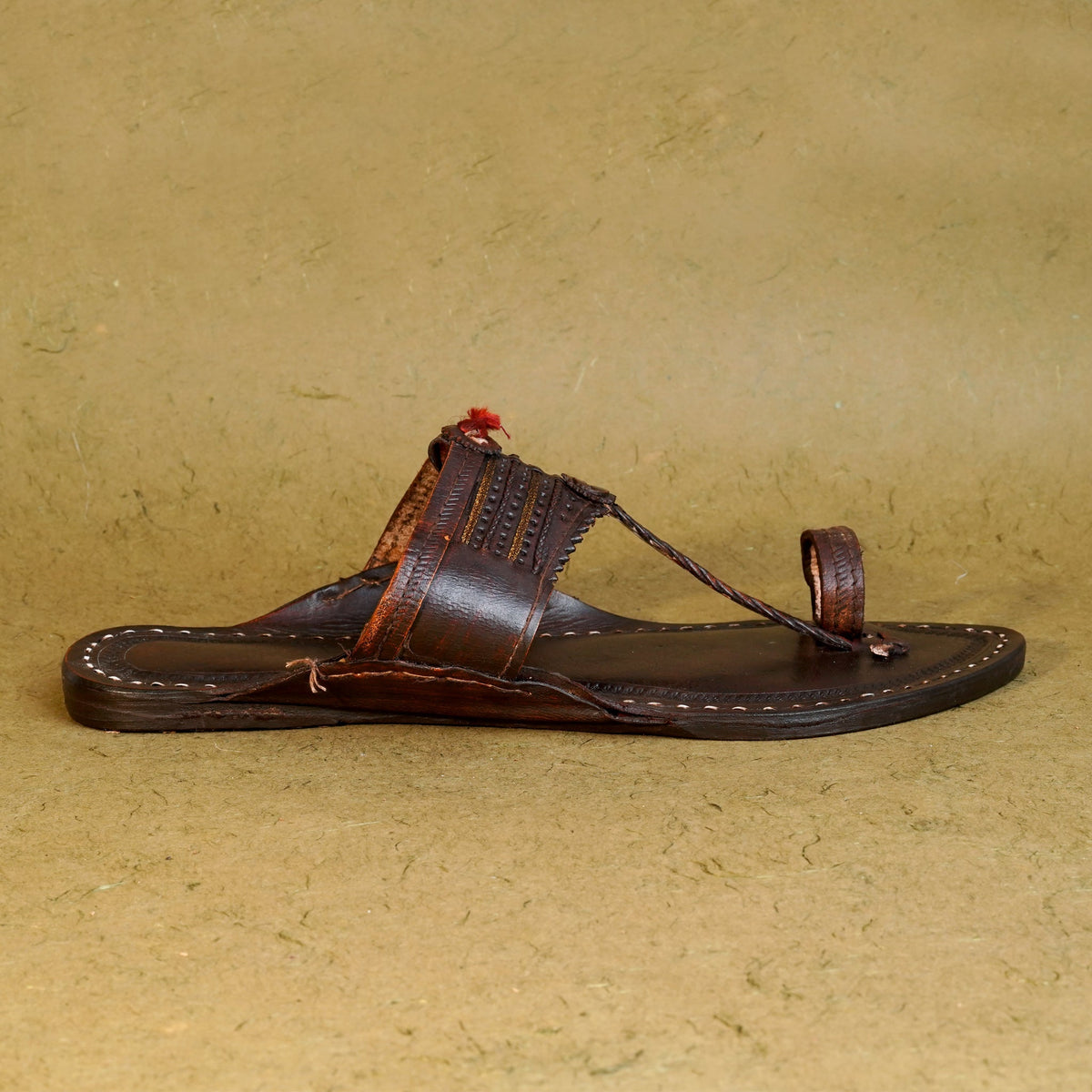Shopkop Single Wadi Typical Kolhapuri Chappal for Men