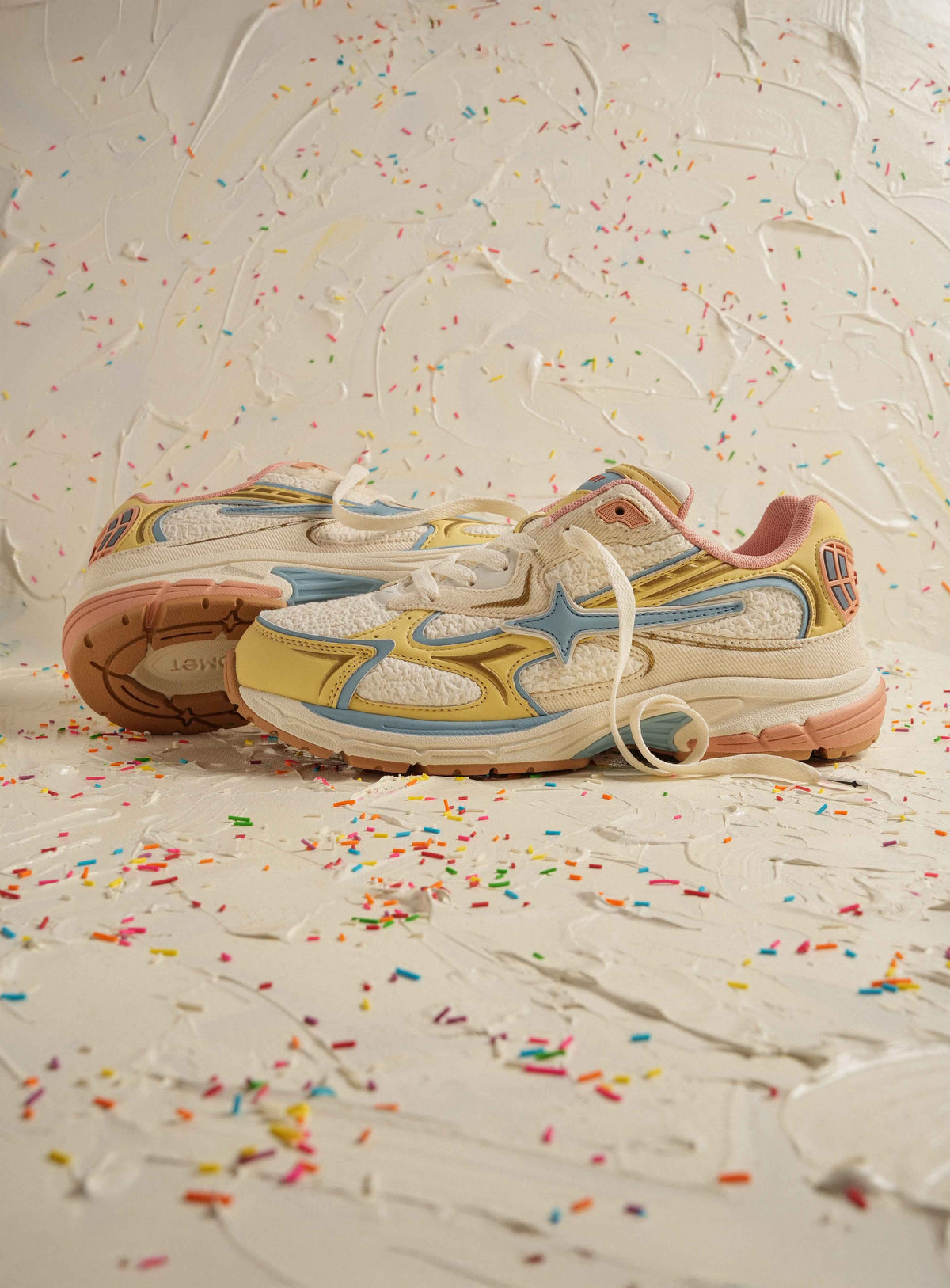 Comet Apex Buttercream Sneakers