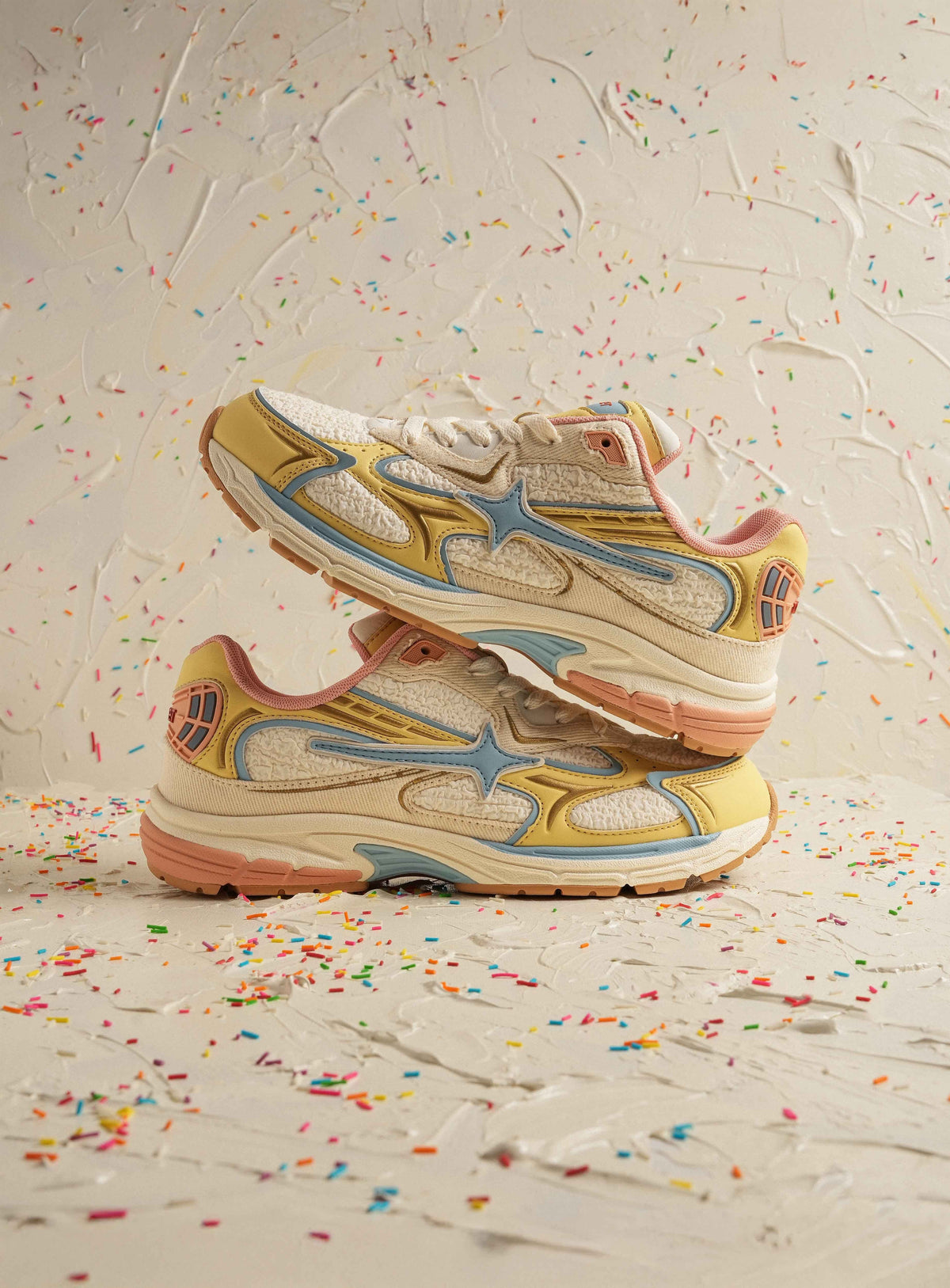 Comet Apex Buttercream Sneakers