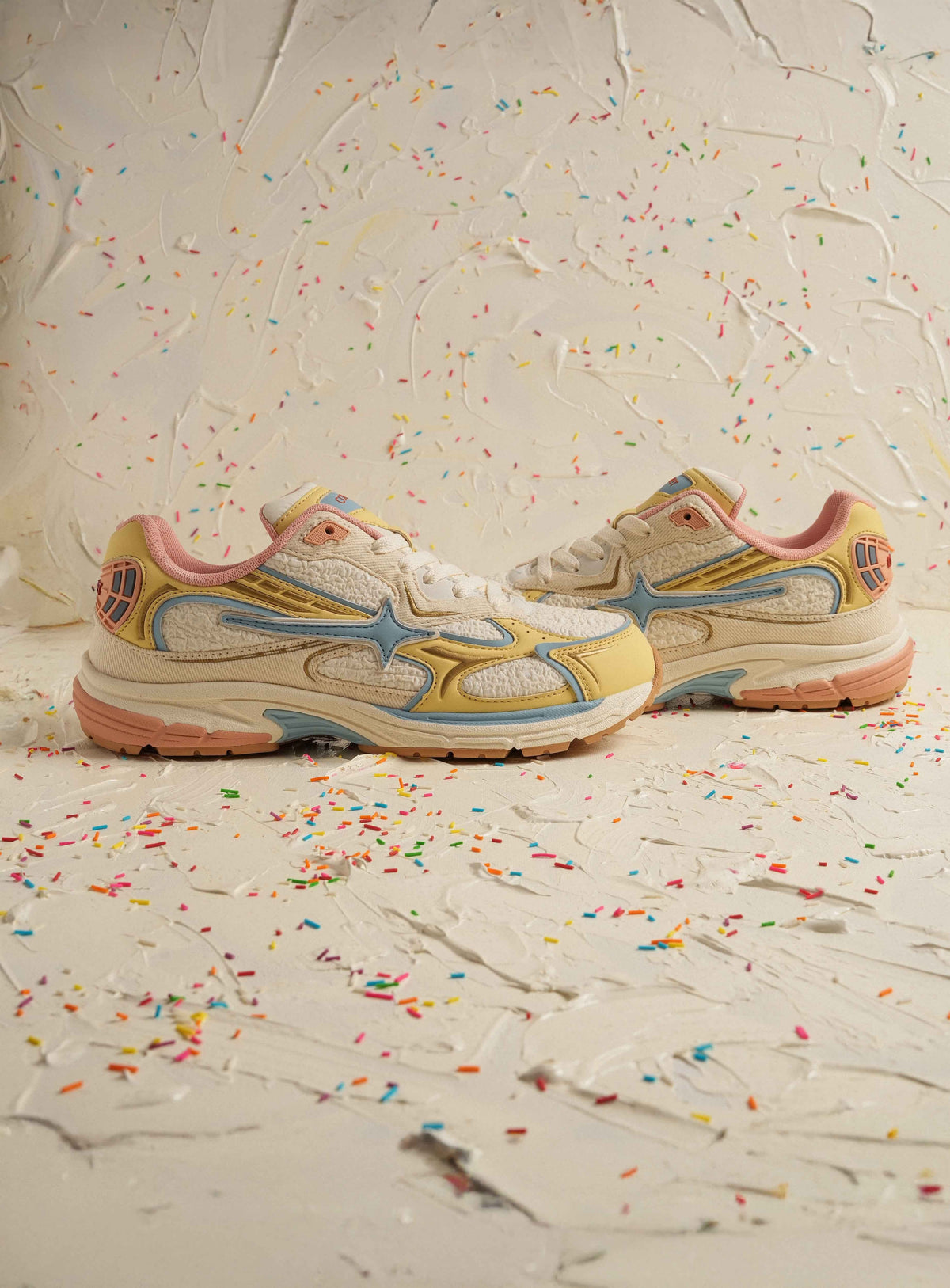 Comet Apex Buttercream Sneakers