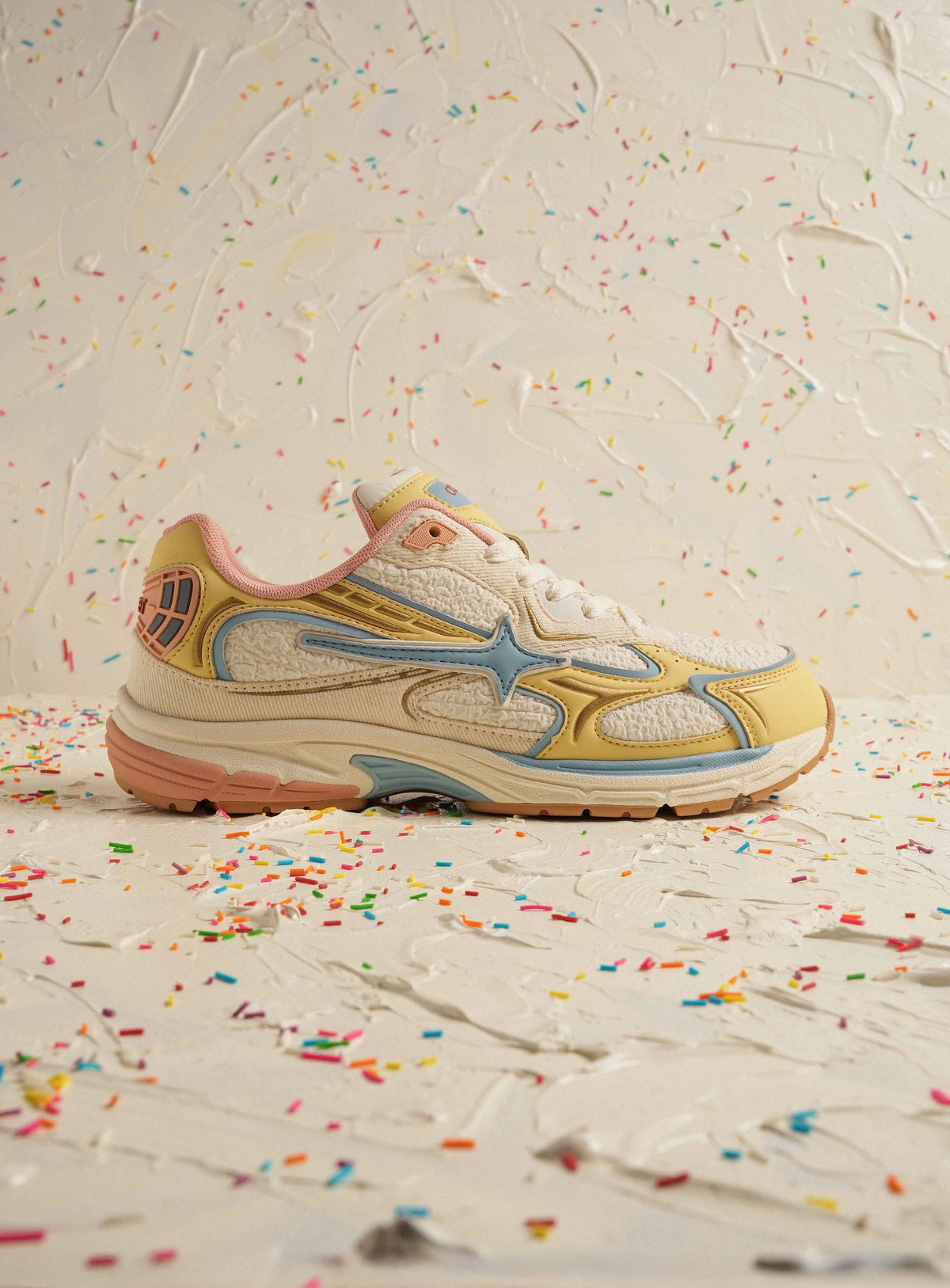 Comet Apex Buttercream Sneakers