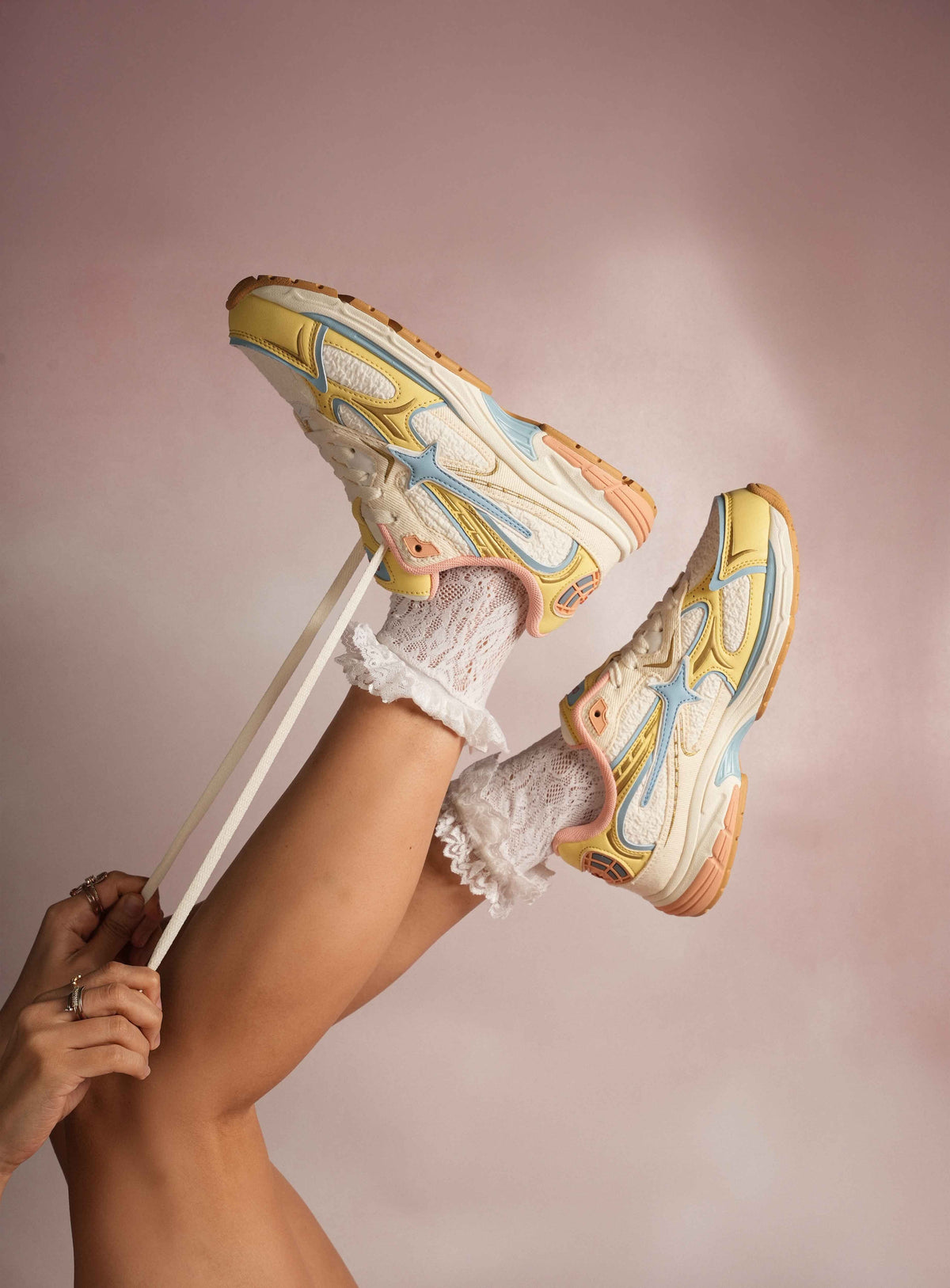 Comet Apex Buttercream Sneakers