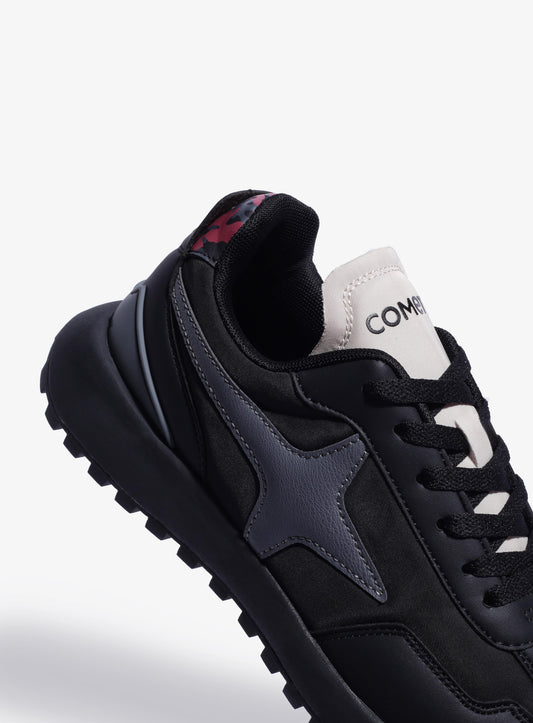 Comet Aeon Raven Sneakers