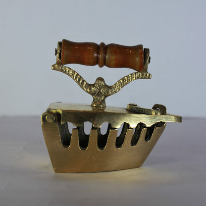 Brass Press Iron Showpiece 99g