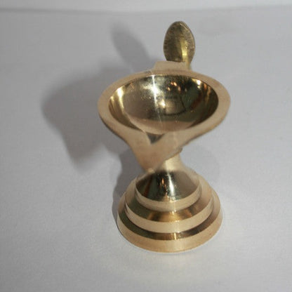Brass Table Diya Deepak With Handle 158gm - PUSHMYCART