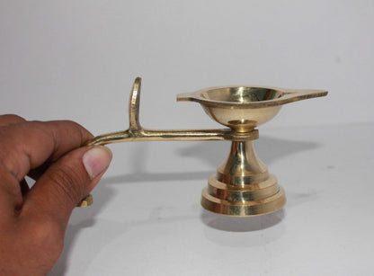 Brass Table Diya Deepak With Handle 158gm - PUSHMYCART