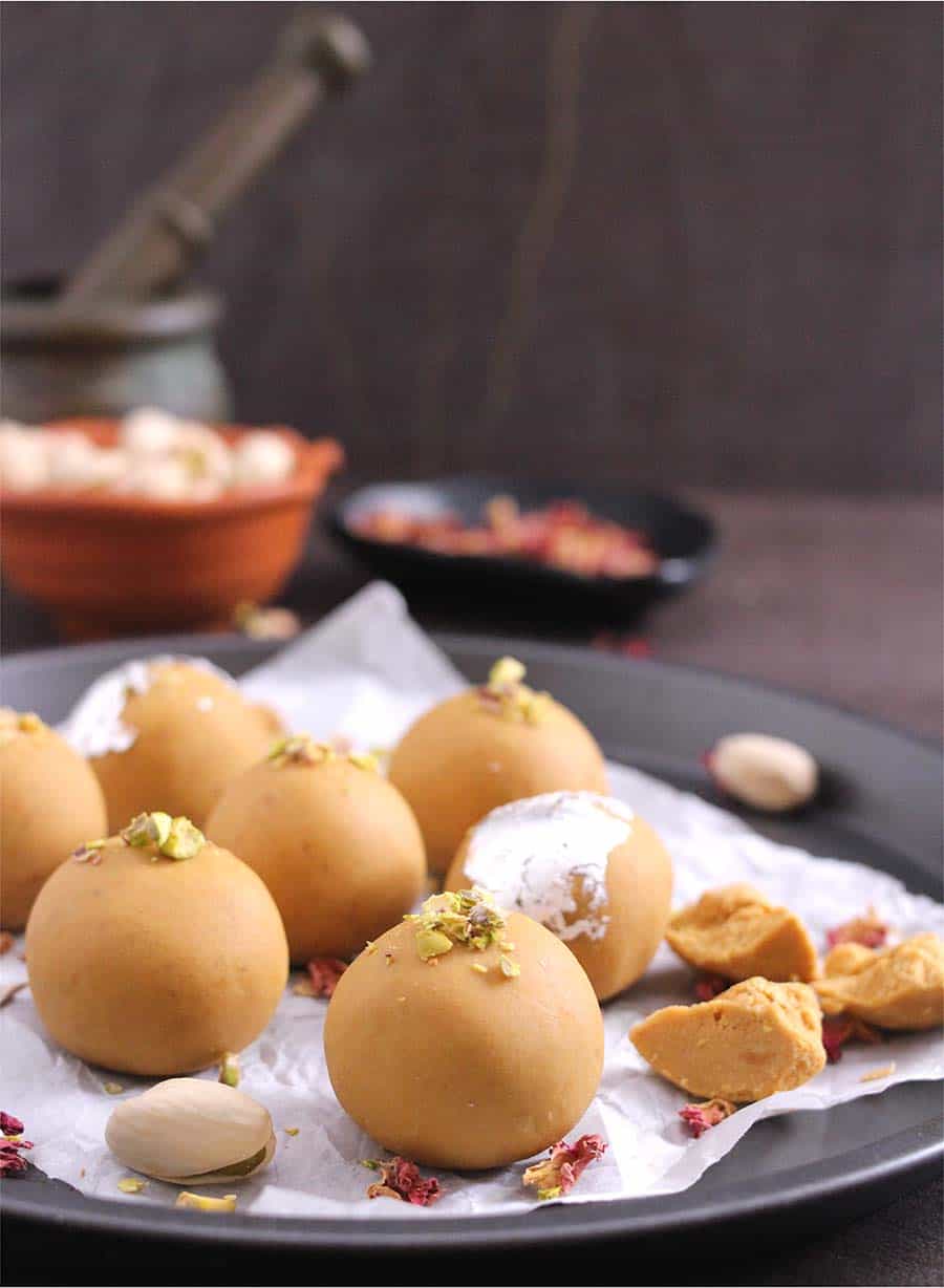 Gokak Karadant Besan Ladoo